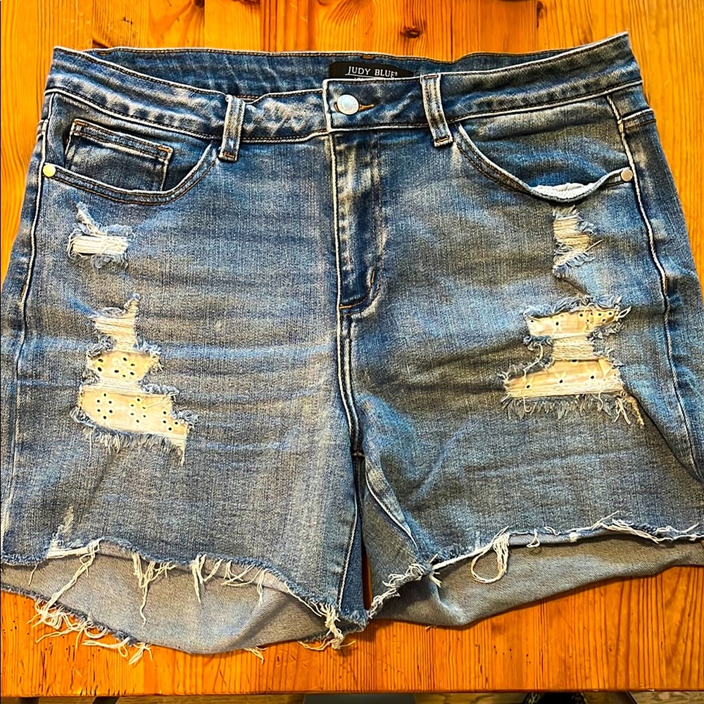 Judy Blue Women's Distressed Denim Shorts - Blue